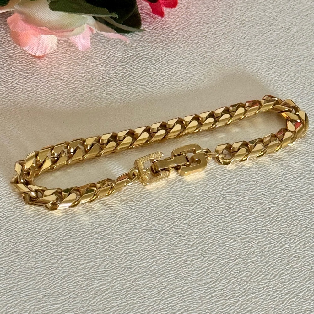 Gorgeous Givenchy Bracelet Gold